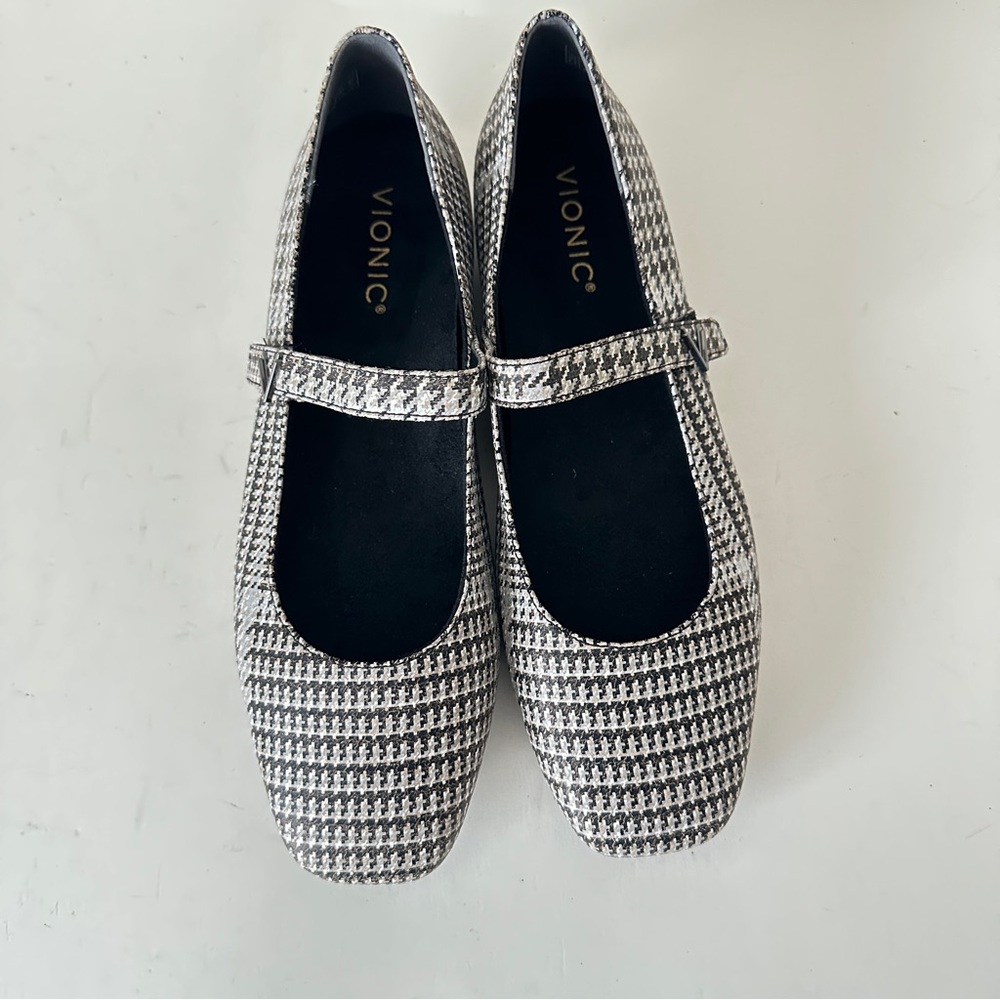 Vionic Black and White Houndstooth Mary Jane Flats - Picture 2 of 12